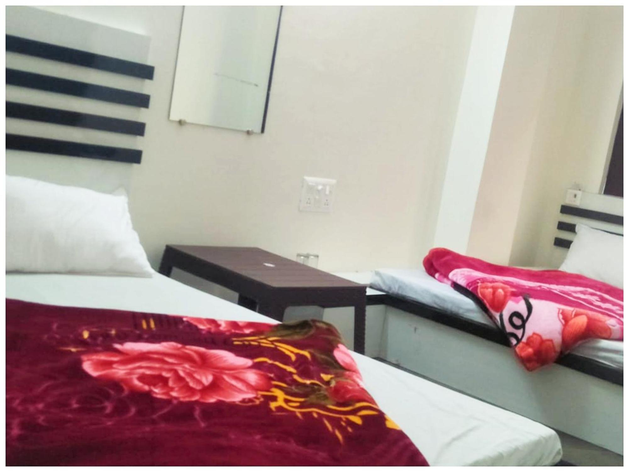 A Premium Hotel Sheeva Inn Near Temple - Fully Air Conditioning - Best Hotel Kankhal Экстерьер фото